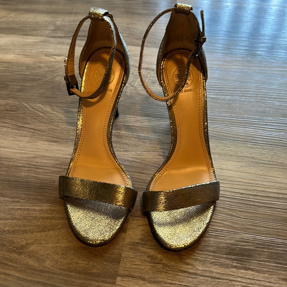 Tory Burch metallic heel size 7